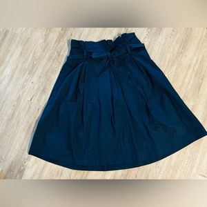 Banana Republic pleated skirt. Size 8P Excellent condition